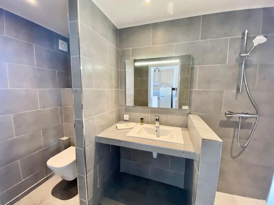Marinesappartement, 2min Plage, Acces Direct Port Apartment